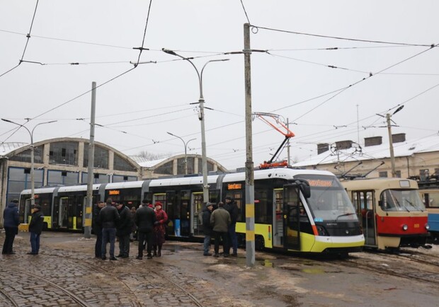 На львівські вулиці виїде новий трамвай «Електрон» 