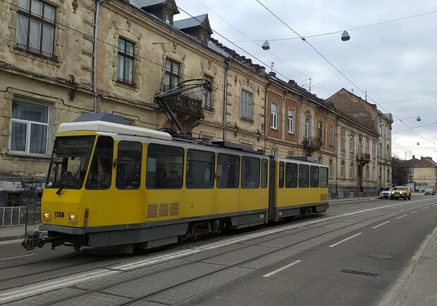 З 13 січня львівські пільговики зобов’язані завалідувати транспортну картку 