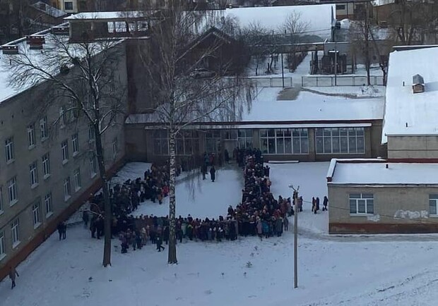 У Львові погрожують підірвати усі школи 