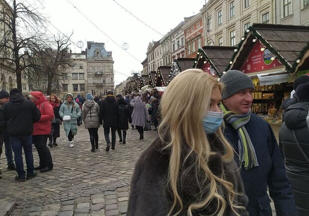 Симптоми штаму «Омікрон»: МОЗ опублікувало детальний список 