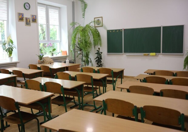 У Львові старшокласників переводять на дистанційне навчання 