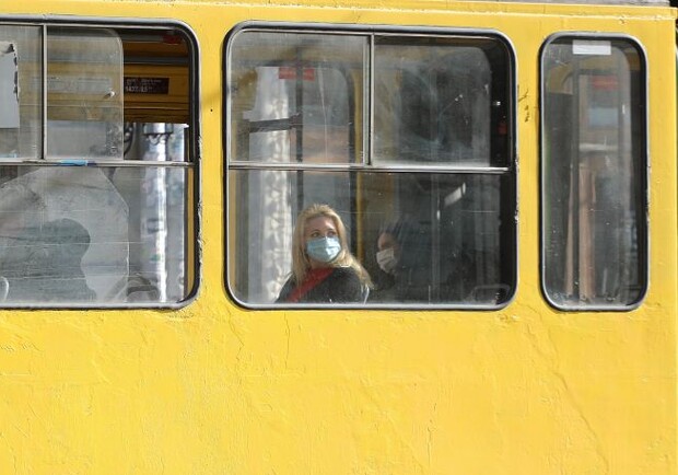 У львівському громадському транспорті заборонили проїзд без масок 