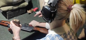 Директорів львівських шкіл відправили на навчання зі стрільби 