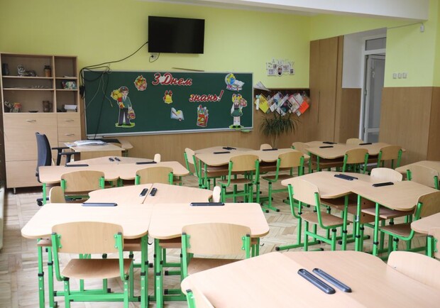Львівські школярі сьогодні навчаються дистанціно через замінування шкіл 