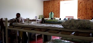 Трудове рабство під виглядом реабілітації: у Харкові наркозалежних змушували працювати на будівництві