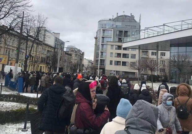 З львівського торгового центру евакуювали відвідувачів та працівників 