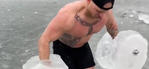 Запорізький фізрук створив крижаний тренажерний зал (відео)