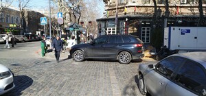 Автохами в Одесі: свіжа фотопідбірка дуже поганого паркування за тиждень