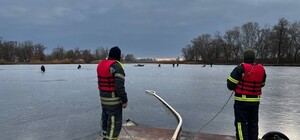 На Запоріжжі йде операція порятунку восьми рибалок