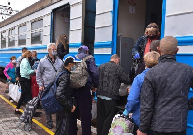 Укрзалізниця призначає додаткові поїзди до кордону з Польщею — розклад 