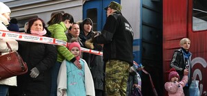 Де біженцям з України знайти житло та допомогу в Європі