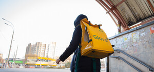 Сервіс доставки Glovo допомагає українцям у ці непрості часи 