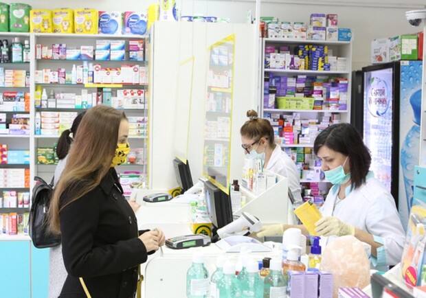 Мережа аптек терміново шукає працівників у різних містах України, аби відкрити більше відділень 