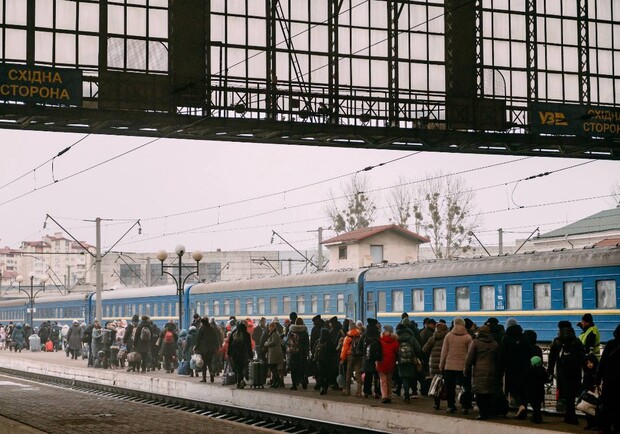Укрзалізниця опублікувала розклад міжнародних евакуаційних рейсів на 10 березня 