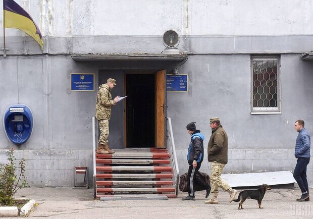 Скільки чоловіків-переселенців стали на облік у військкоматах Львова 