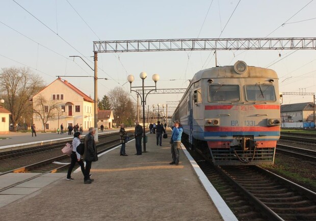 Поїзд зі Львова в Чернівці відновлює рух 