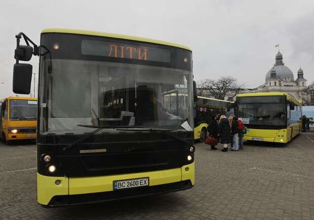 Львів відновив рух транспорту після ракетного обстрілу 