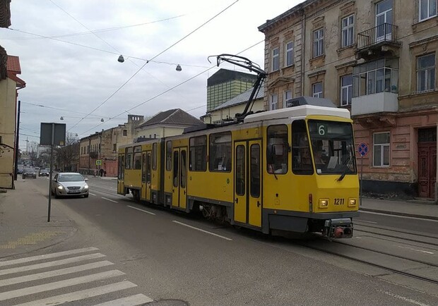Чи повинні переселенці оплачувати проїзд у львівському громадському транспорті. 