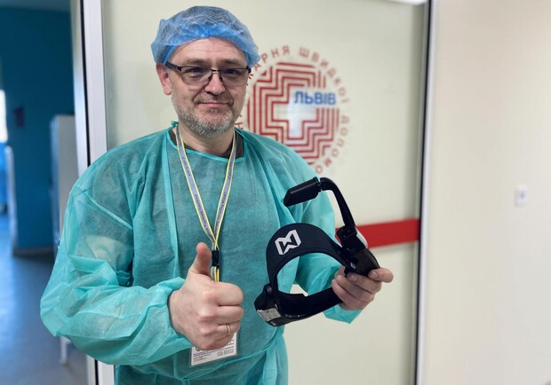Львівські хірурги вперше провели операцію за допомогою пристрою доповненої реальності. 
