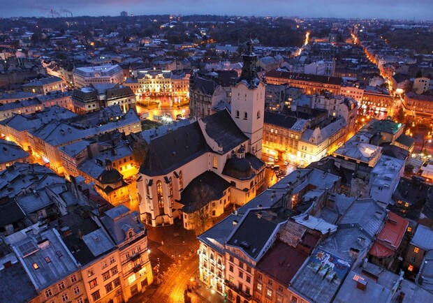Чому у Львові не вимикають вуличне освітлення – пояснення Садового 