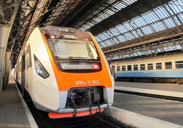 Укрзалізниця відкрила продаж квитків на поїзд зі Львова в Хелм — ціна 