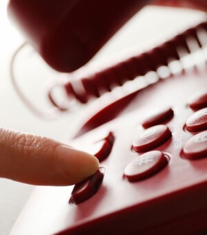 Для біженців та мешканців Дніпра: корисні телефони на час війни