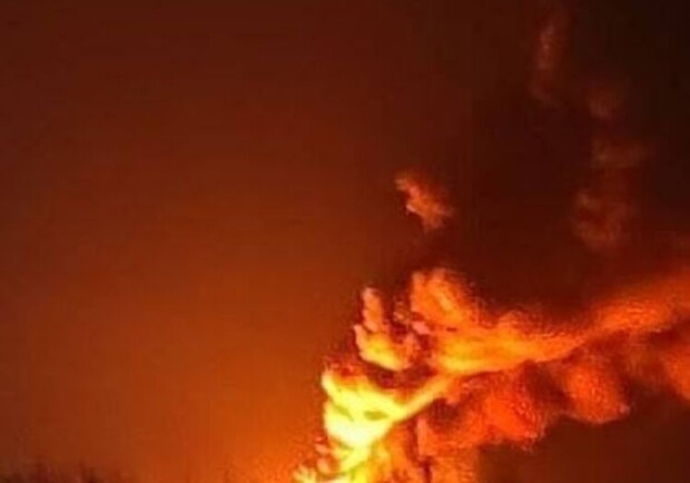 Росіяни вдарили ракетами по нафтобазі у Луцьку 