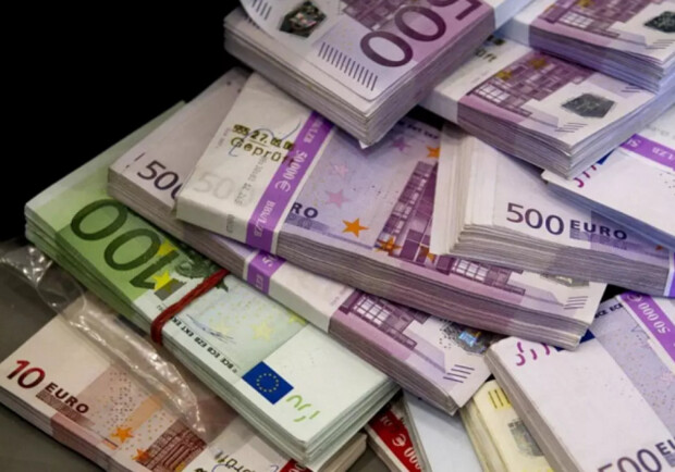 Львівський суд відправить арештовані російські 650,2 тисяч євро українським військовим 