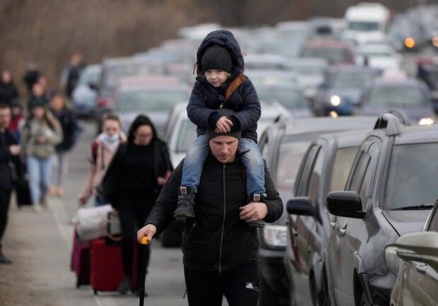 Чоловіків-біженців перевірятимуть при поверненні в Україну 