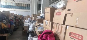 Переселенці можуть безкоштовно взяти одяг, взуття, іграшки в Гуманітарному центрі 