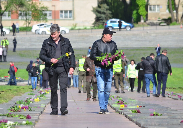 На Марсовому полі облаштують сквер і місця для поховань полеглих Героїв 