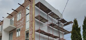 Не купуй там: містян попереджають про незаконне будівництво багатоповерхівки у Львові