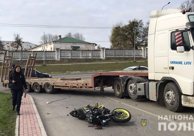 Внаслідок ДТП на Сихові загинув 28-річний мотоцикліст 