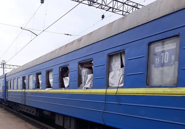 У вагонах потяга Запоріжжя – Львів вибуховою хвилею вибило вікна 