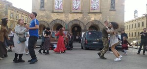 Біля Львівського театру ляльок просто неба відбувся майстер-клас зі стародавніх танців – відео