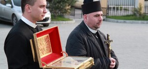 Розклад богослужінь: у львівському храмі виставили мощі Миколая Чарнецького