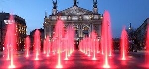 Перед Оперним театром запрацював сухий фонтан