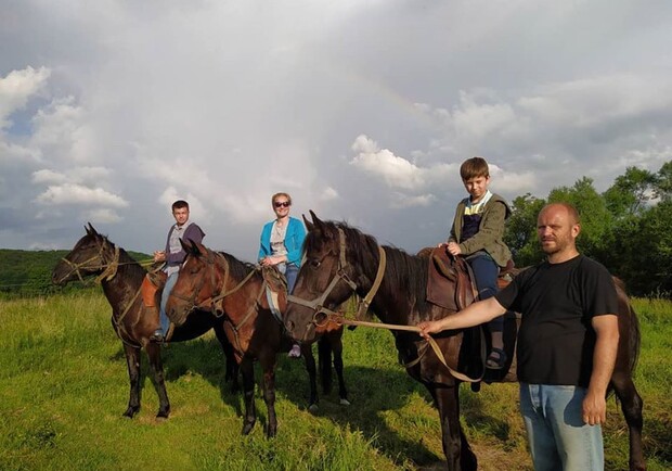 Shenkel - прогулянки на конях || фото: https://shenkel.lviv.ua/