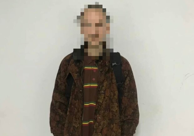 Вночі львівські патрульні знайшли наркотики у пасажира таксі 