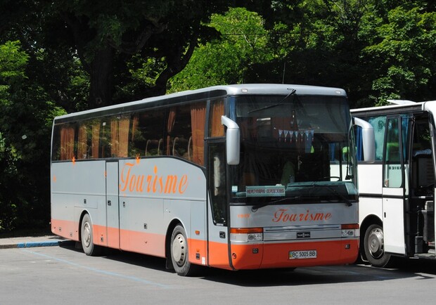 Львівський суд вилучив автобус у перевізника 