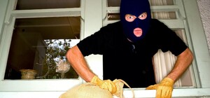 Одесит вісім разів грабував будинок родичів, які виїхали через війну