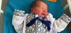У Харкові новонародженим подарували вишиванки (фото)