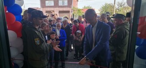 В Якимівці окупанти відкрили магазин, наповнивши його українськими товарами (фото)