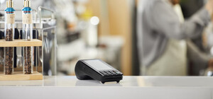 В Україні поповнити банківську картку тепер можна на касах супермаркетів