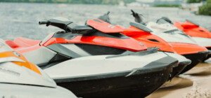 У Києві посилюють контроль за комендантською годиною та забороняють будь-яке пересування на човнах