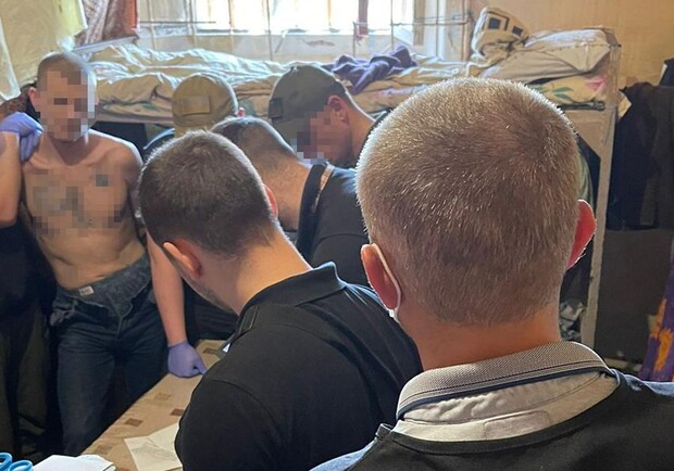 У Львові чоловік видурював гроші на лікування, видаючи себе за військового ЗСУ 