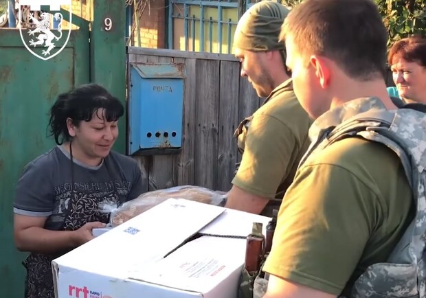 Львівські тероборонівці розвозять продукти і ліки мешканцям прифронтових сіл 