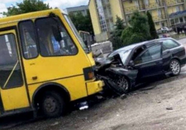 У ДТП біля Львова постраждала пасажирка маршрутки 