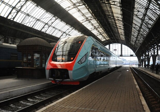 Потяги Львів – Рівне курсуватимуть за зміненим графіком 