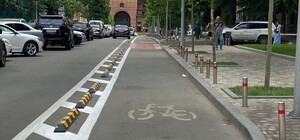 У Києві велополосу біля Золотих воріт огородили пластиковими бортами